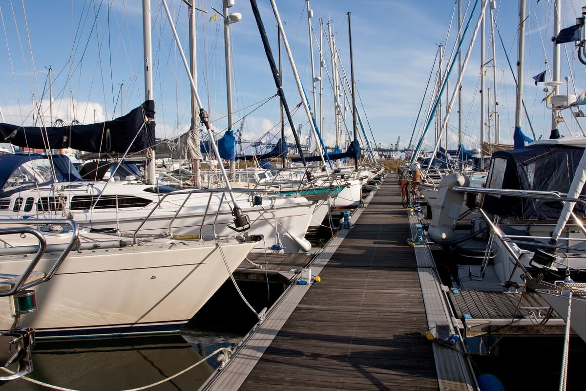 marina dock construction